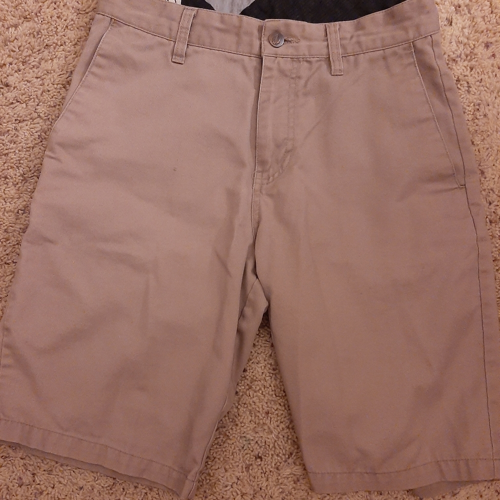 Quicksilver tan shorts